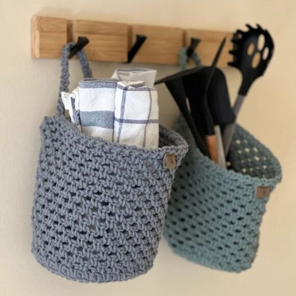 Round Hanging Hand-crocheted Minimalist Wall Storage Basket - Picture 2 of 3